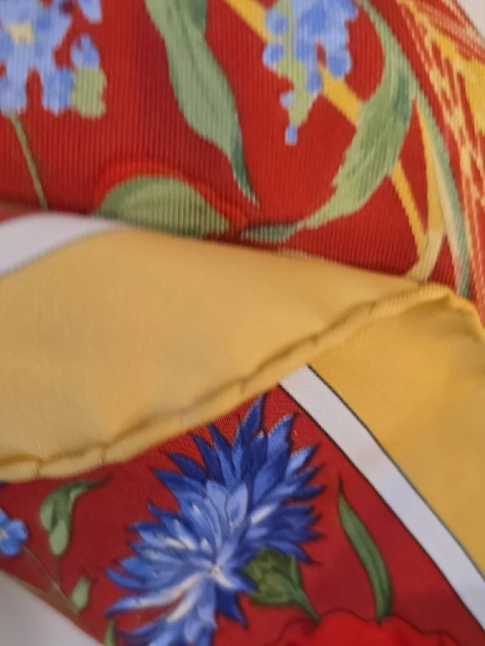 Vintage R di RAJU Italy Silk Scarf 34